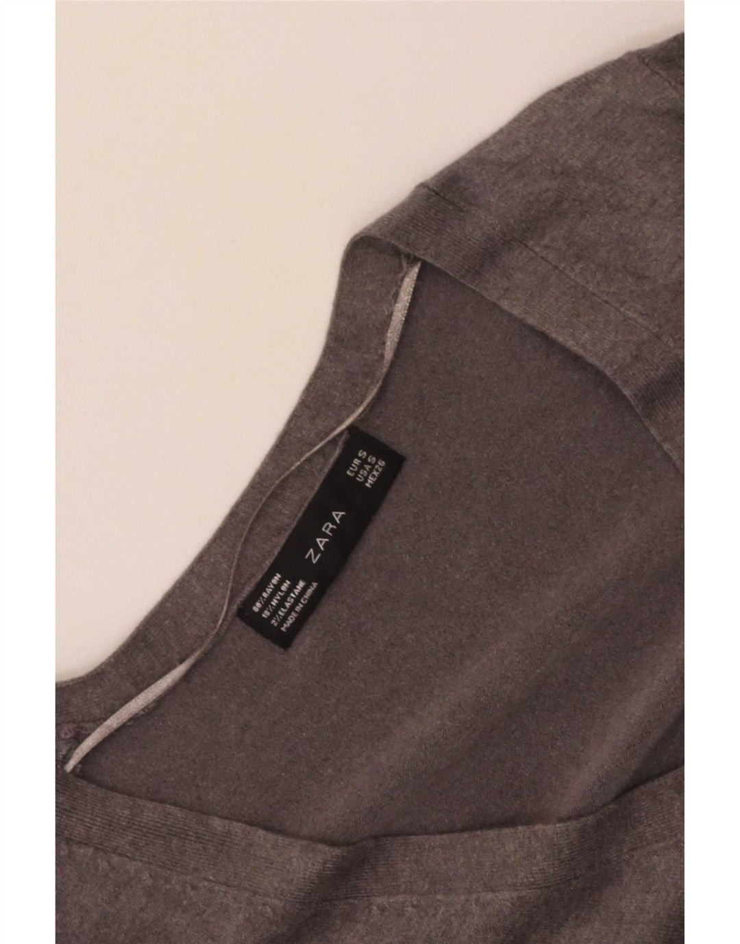 Zara Pull col V pour femme UK 10 Petite Rayonne Grise