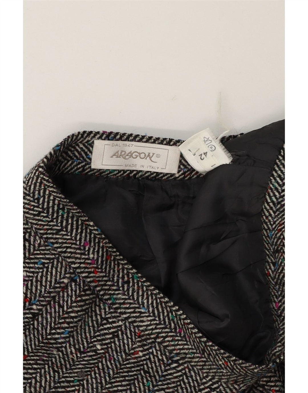 VINTAGE Womens Pencil Skirt IT 42 Medium W28  Grey Herringbone Wool Vintage Vintage and Second-Hand Vintage from Messina Hembry 