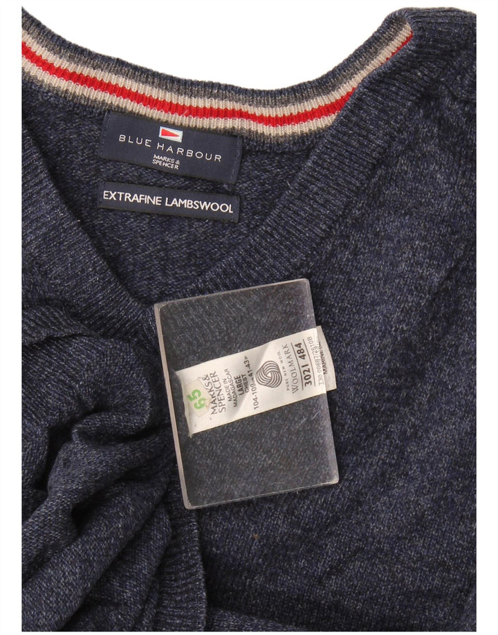 Marks & Spencer Pull à col en V Blue Harbor pour hommes, grand bleu marine