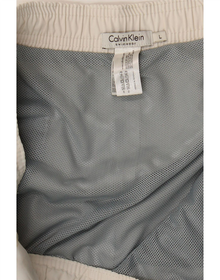 Calvin Klein Short de bain graphique pour hommes, grand, blanc, polyester