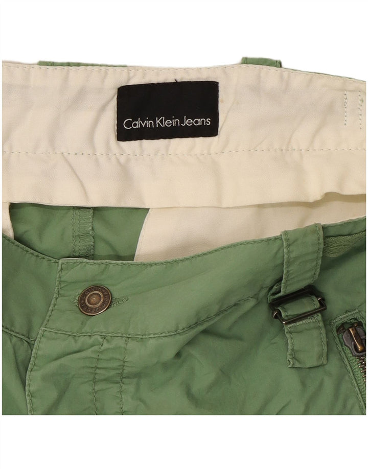 Calvin Klein Jeans Short Cargo Femme W32 Vert Moyen