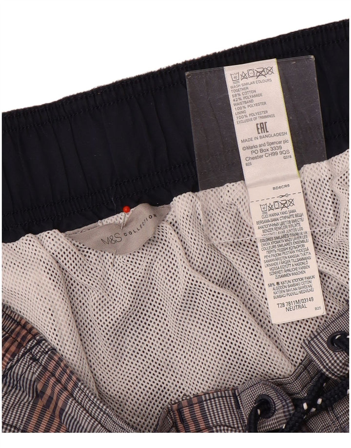 Marks & Spencer Short de bain cargo pour homme en coton à carreaux gris grand