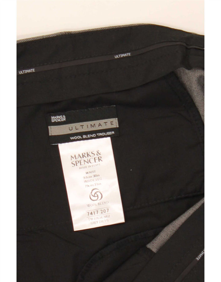 Marks & Spencer Pantalon de costume Ultimate Pegged pour homme W38 L31 Gris Polyester