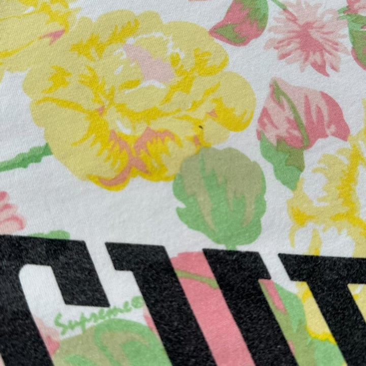T-shirt graphique fleurs suprêmes - grand