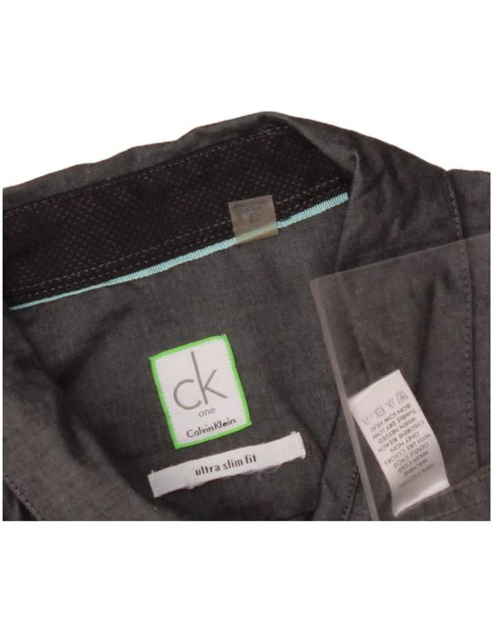CALVIN KLEIN Chemise slim à manches courtes pour hommes, grand coton gris