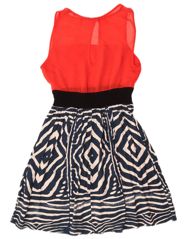 Zara Robe trapèze basique sans manches pour femme UK 12 Rouge moyen géométrique moderne