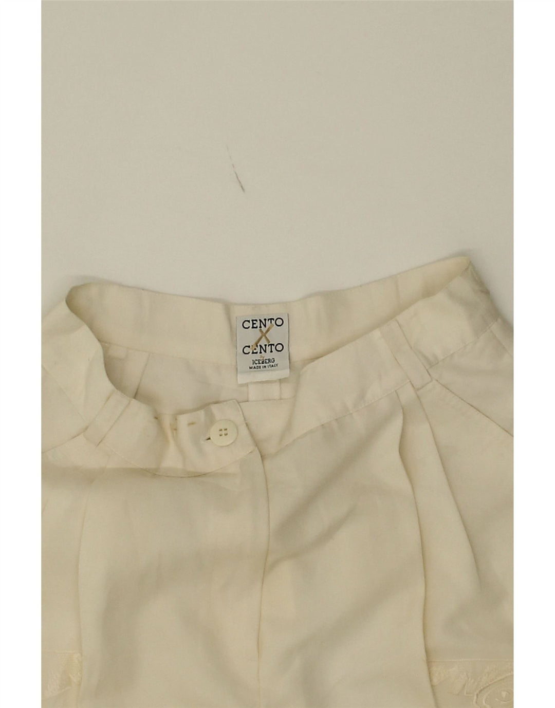 ICEBERG Womens Cento / Cento Chino Shorts W26 Small Off White Viscose Vintage Iceberg and Second-Hand Iceberg from Messina Hembry 