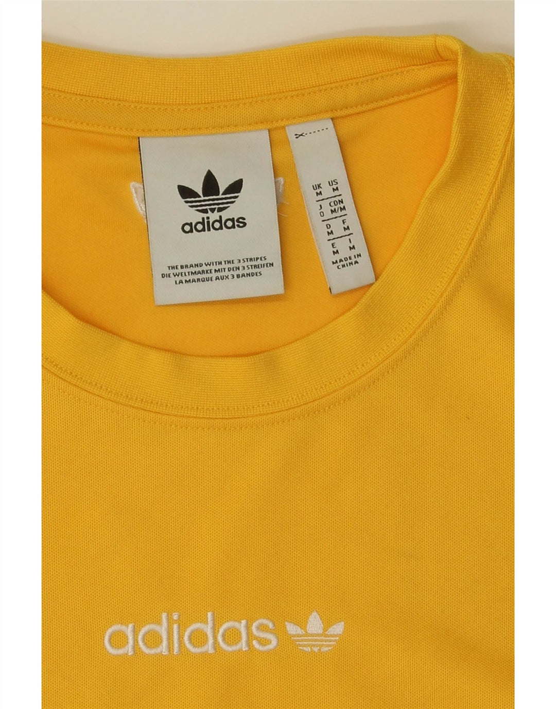 ADIDAS Mens Graphic T-Shirt Top Medium Yellow Colourblock Polyester Vintage Adidas and Second-Hand Adidas from Messina Hembry 